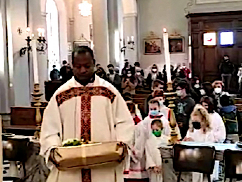 Dieci anni di sacerdozio per il parroco don Claudy's Larose